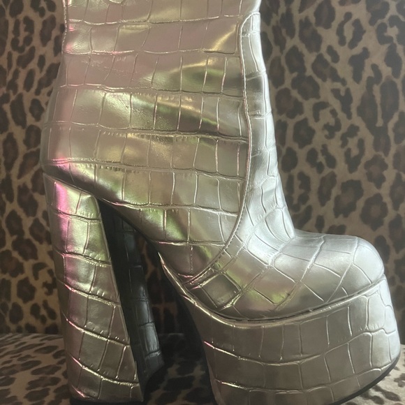 Silver metallic croc print platform knee high boots - Picture 3 of 6